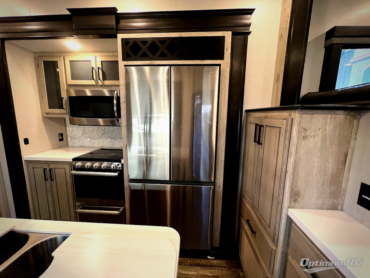 2023 Keystone Avalanche 360FL Photo 14