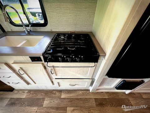 2021 Winnebago Outlook 25J RV Photo 3