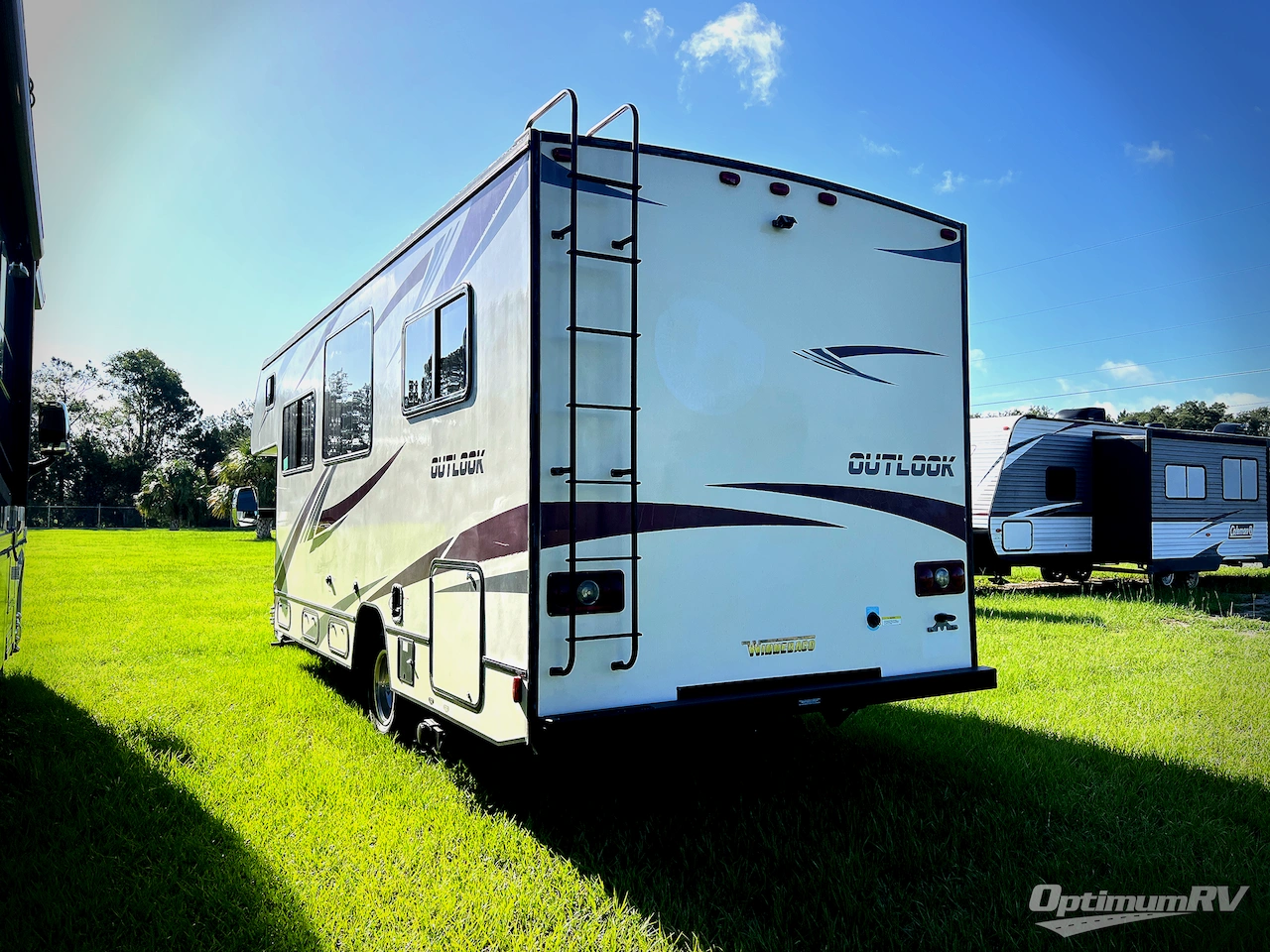 2021 Winnebago Outlook 25J Photo 2