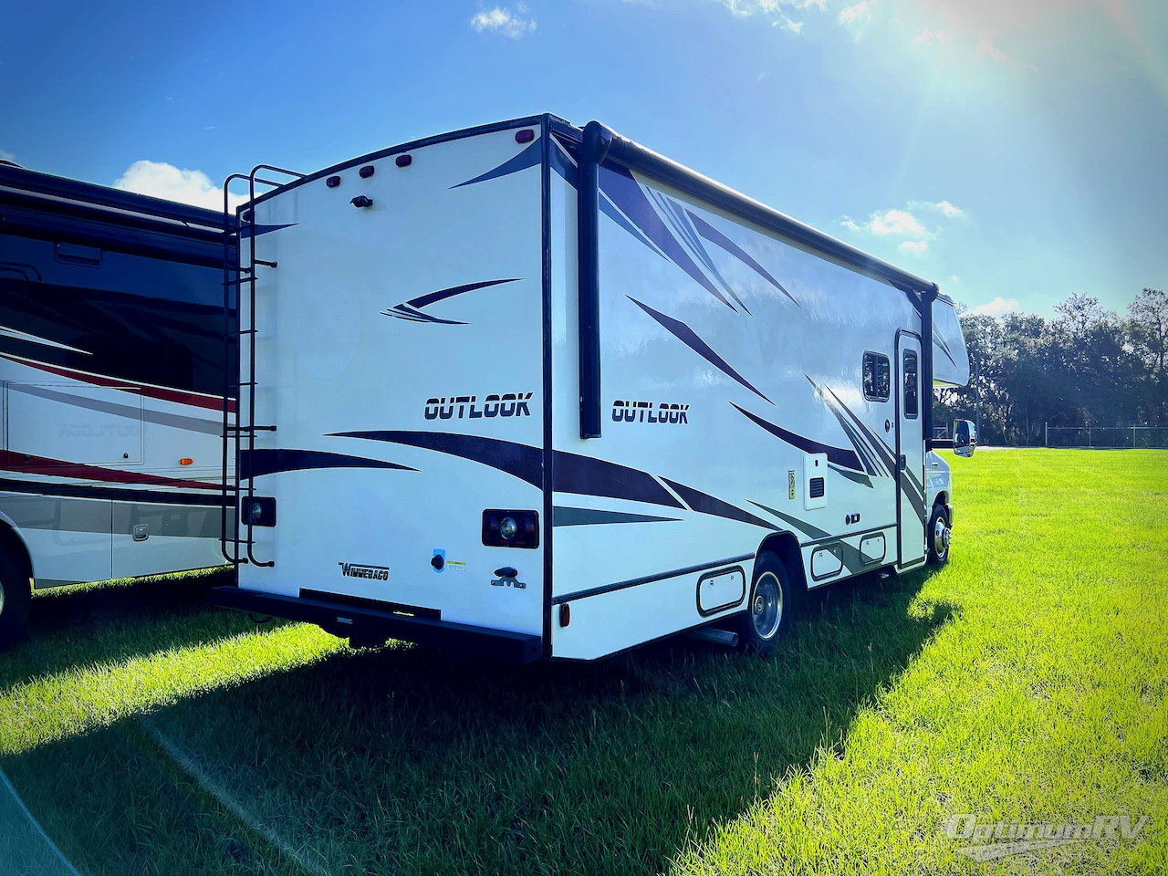 2021 Winnebago Outlook 25J Photo 3