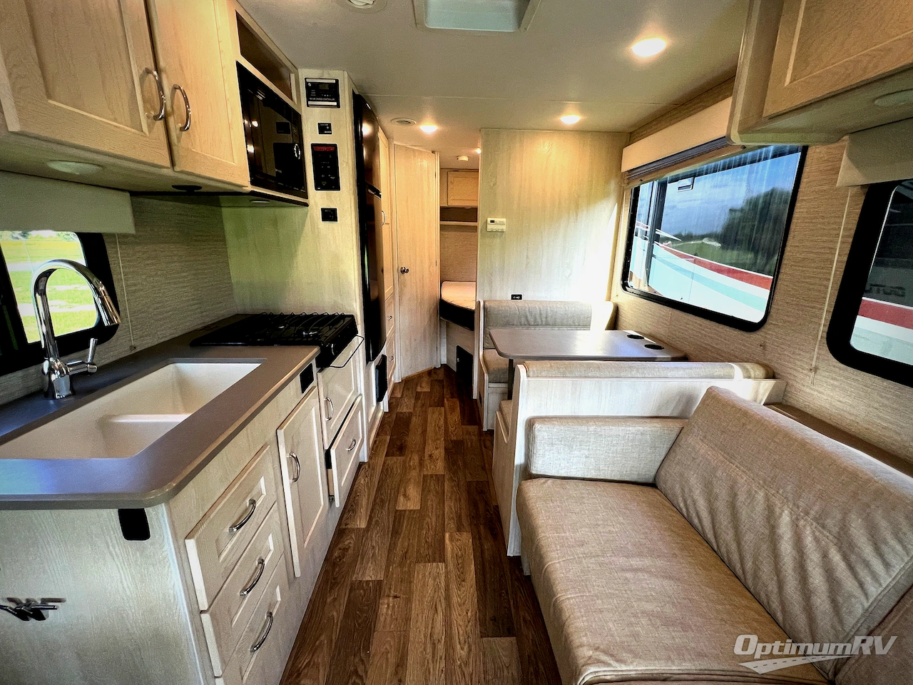 2021 Winnebago Outlook 25J Photo 4