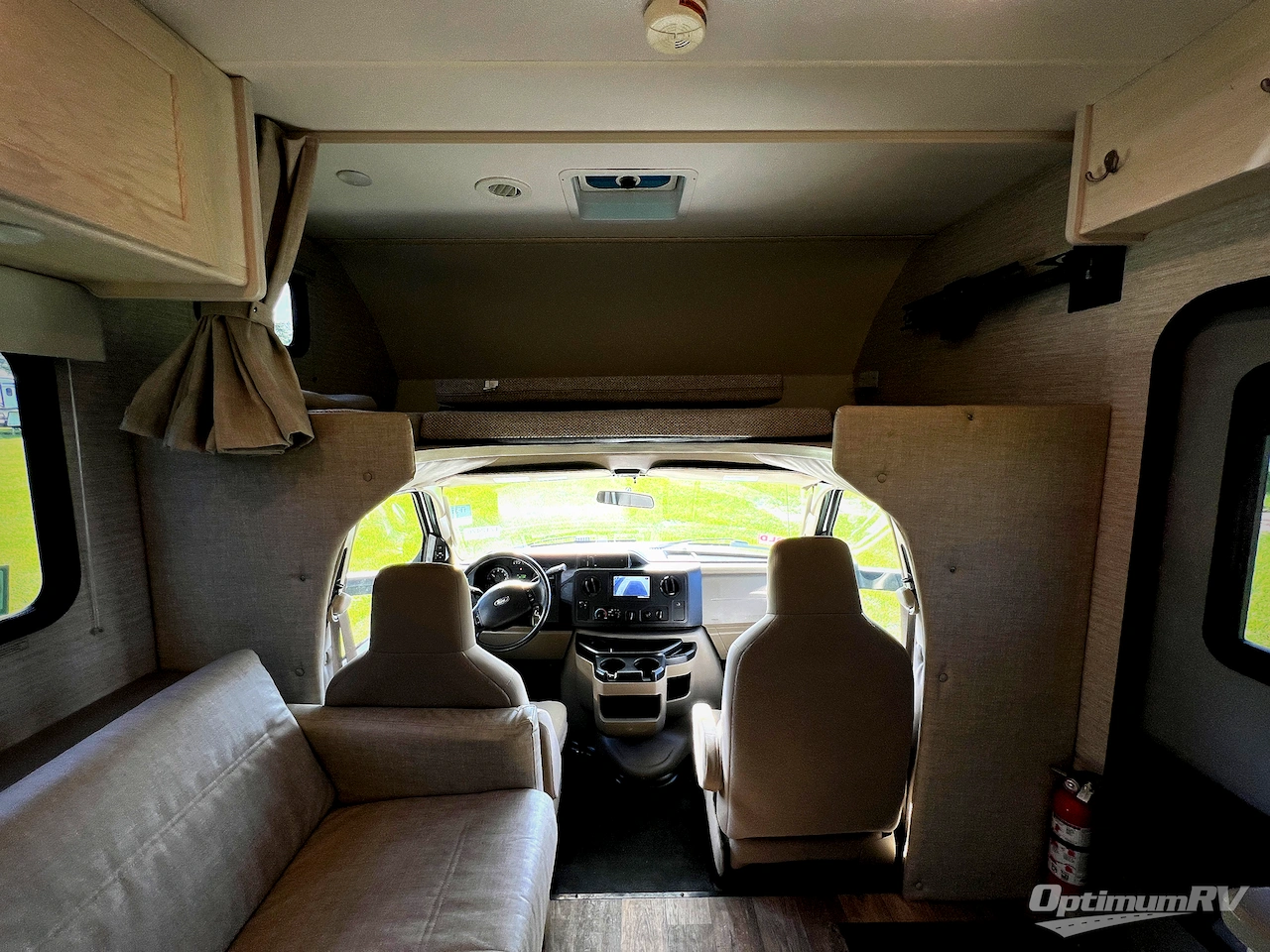 2021 Winnebago Outlook 25J Photo 6