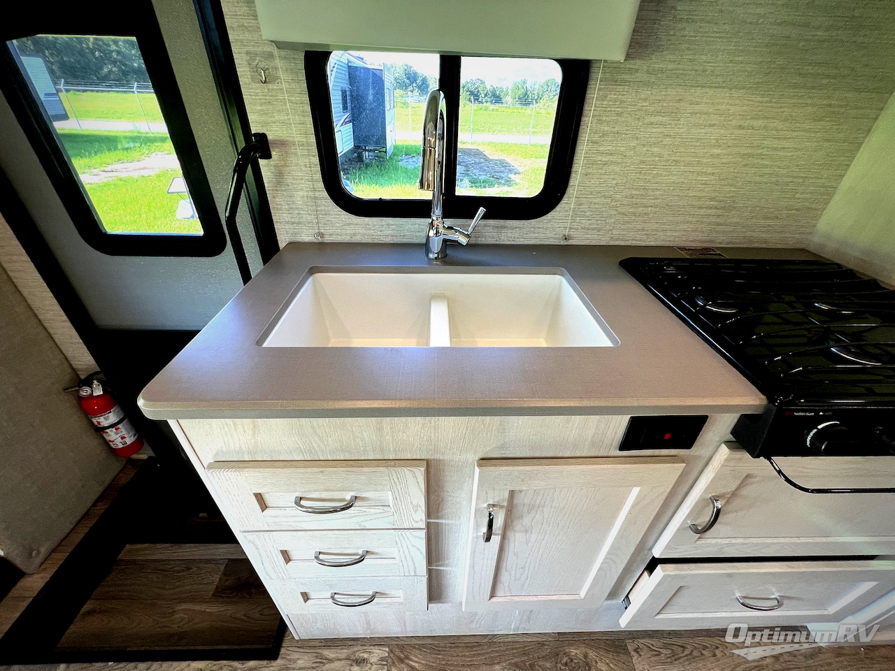 2021 Winnebago Outlook 25J Photo 12