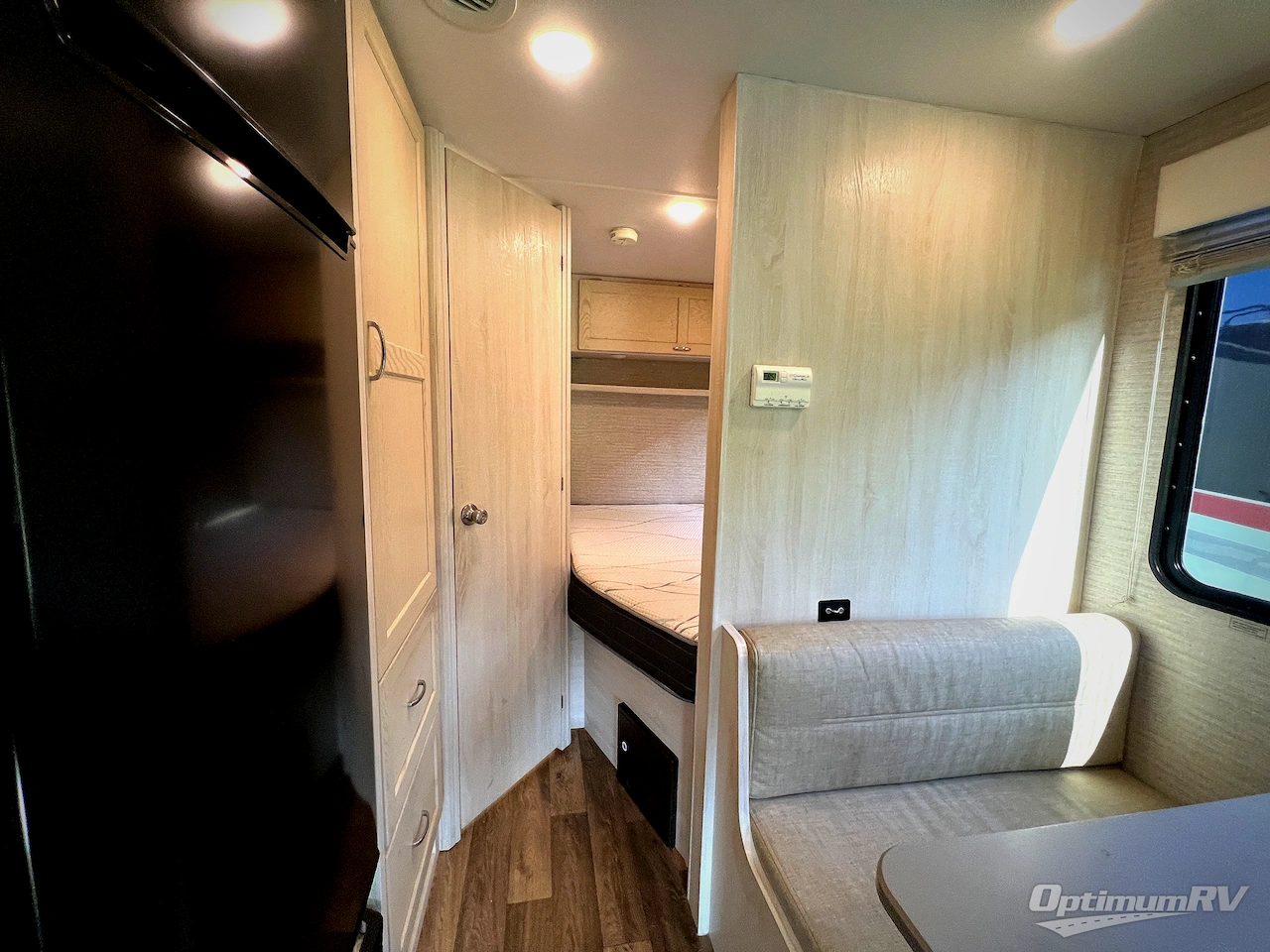 2021 Winnebago Outlook 25J Photo 16
