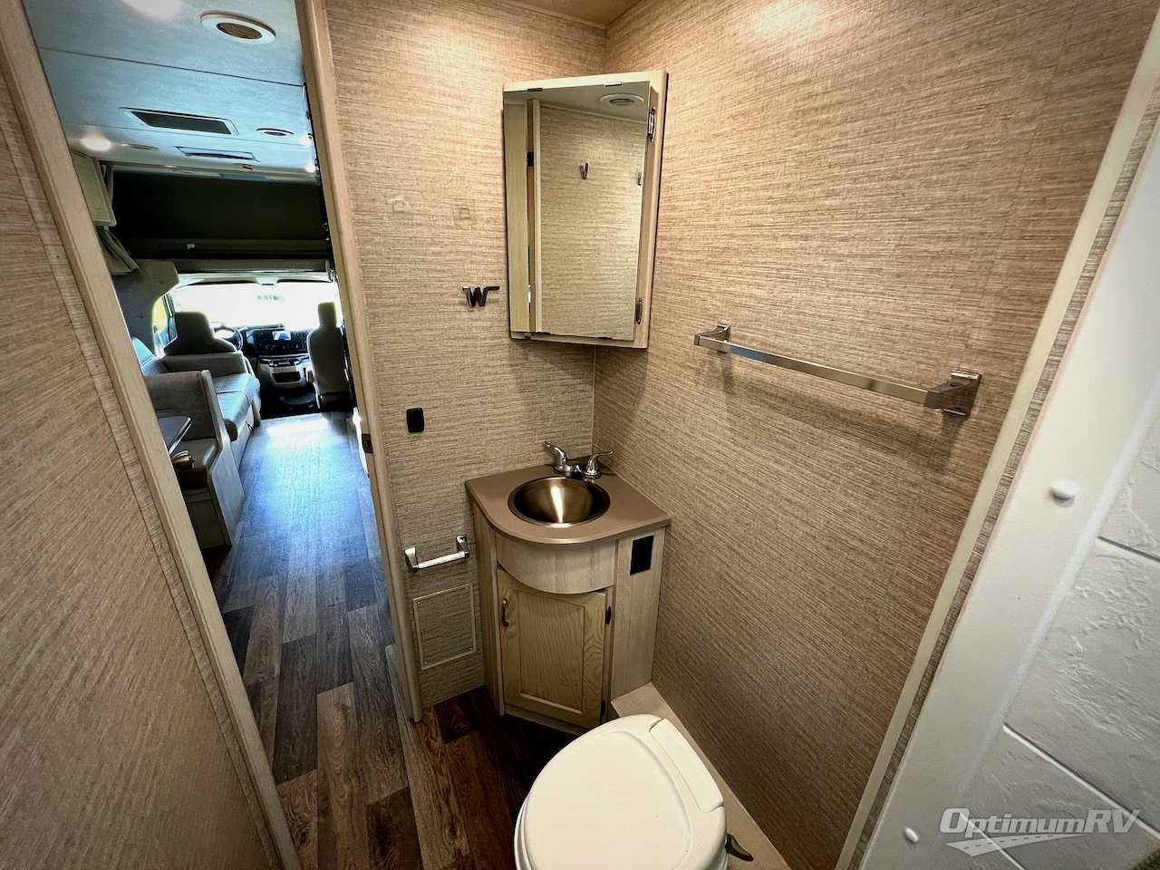 2021 Winnebago Outlook 25J Photo 19