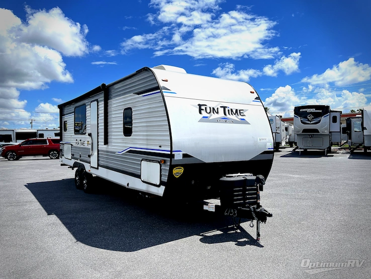 2024 CrossRoads Fun Time 285SK RV Photo 1