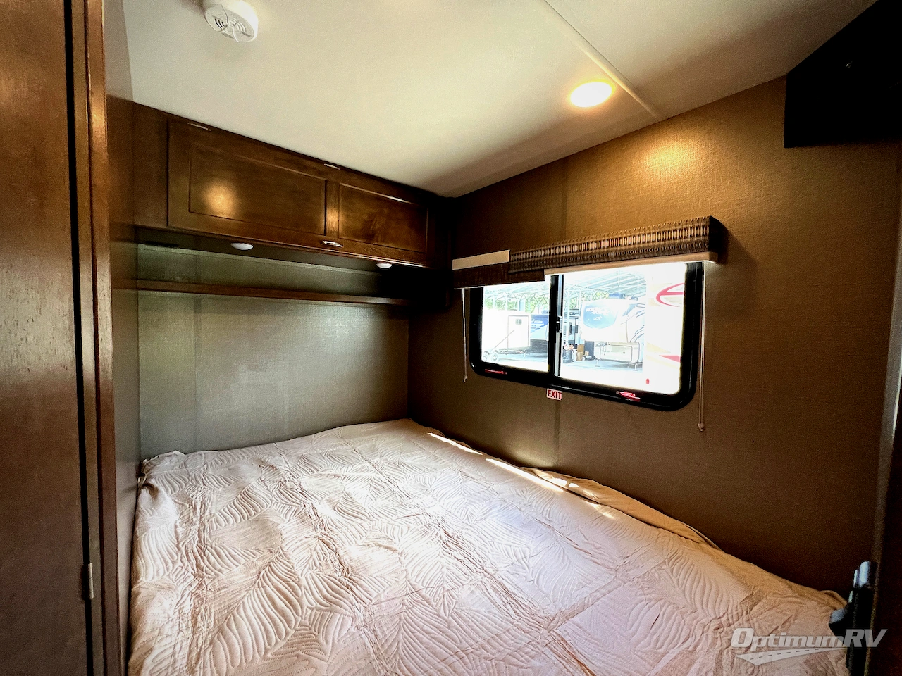 2019 Winnebago Outlook 25J Photo 17