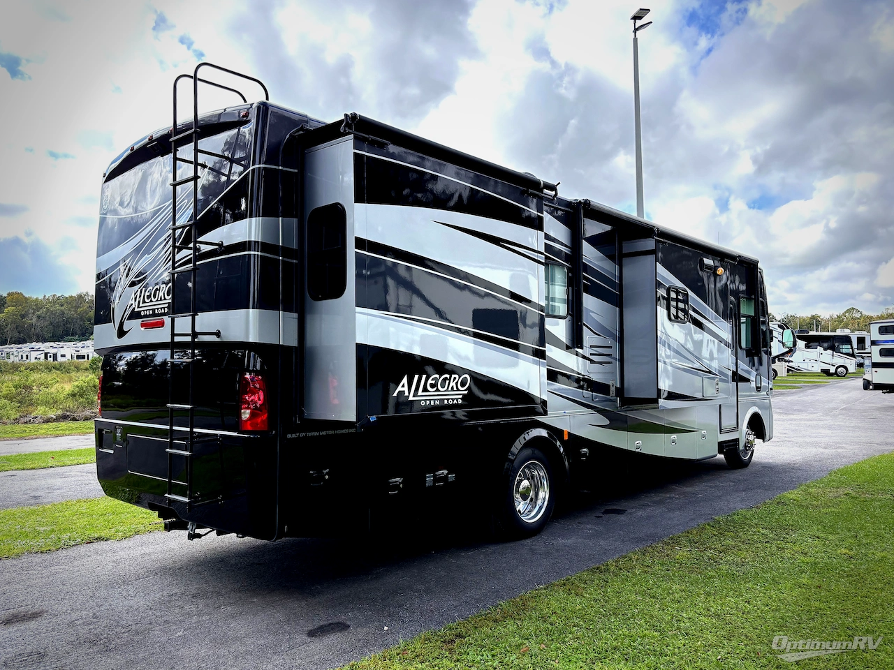 2012 Tiffin Allegro 34 TGA Photo 2