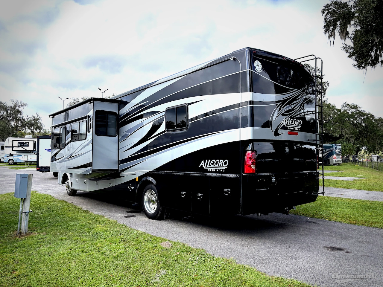 2012 Tiffin Allegro 34 TGA Photo 3