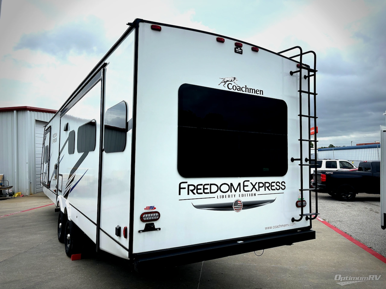 2023 Coachmen Freedom Express Liberty Edition 324RLDSLE Photo 3