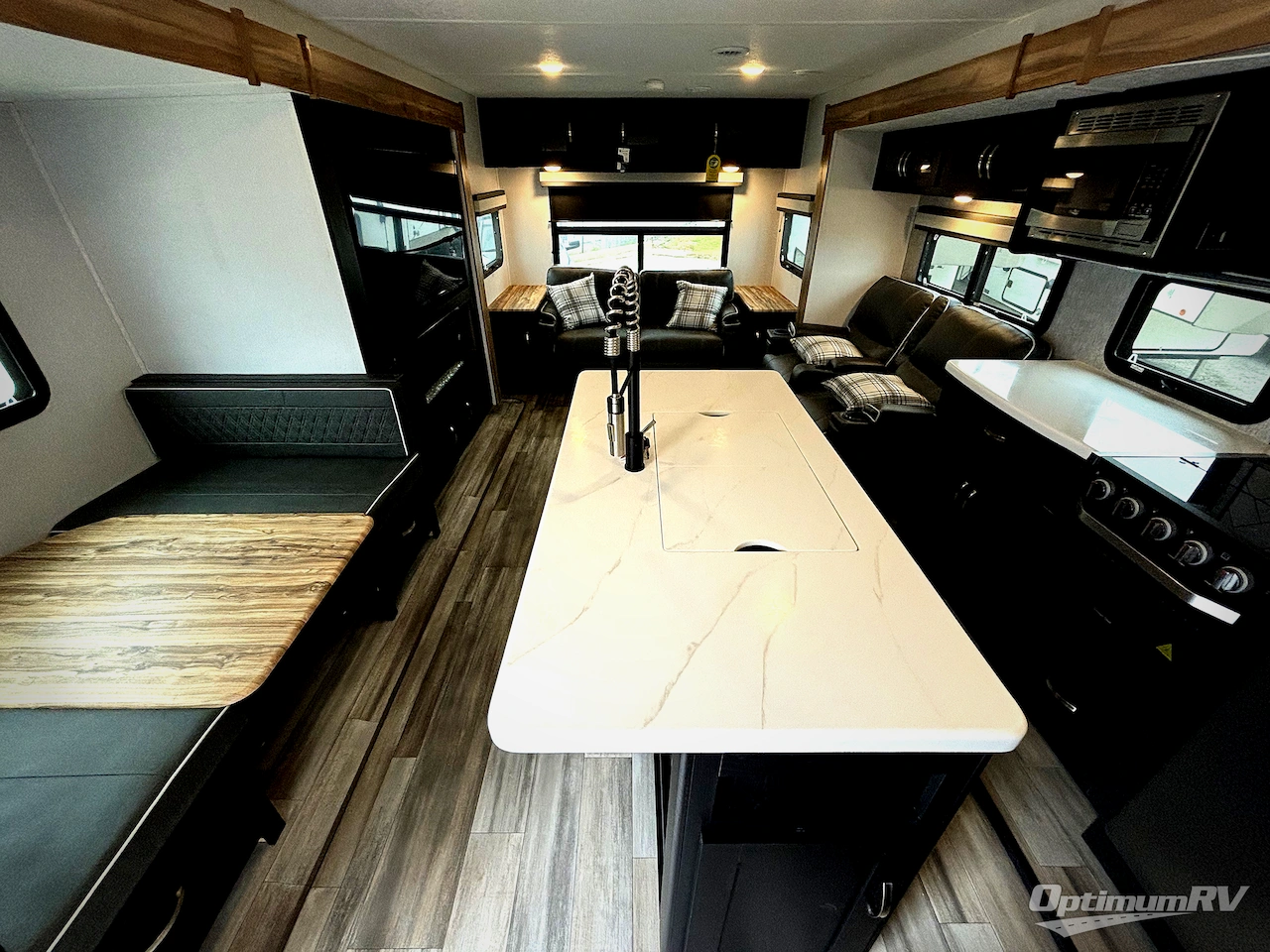 2023 Coachmen Freedom Express Liberty Edition 324RLDSLE Photo 4