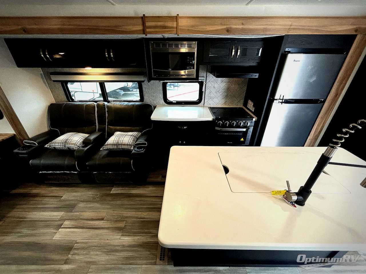 2023 Coachmen Freedom Express Liberty Edition 324RLDSLE Photo 5