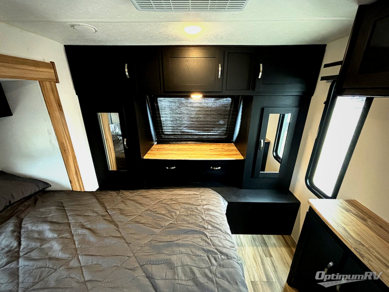 2023 Coachmen Freedom Express Liberty Edition 324RLDSLE Photo 10