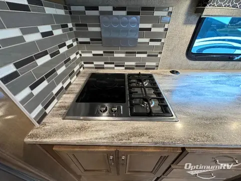 2020 Thor Magnitude SV34 RV Photo 3