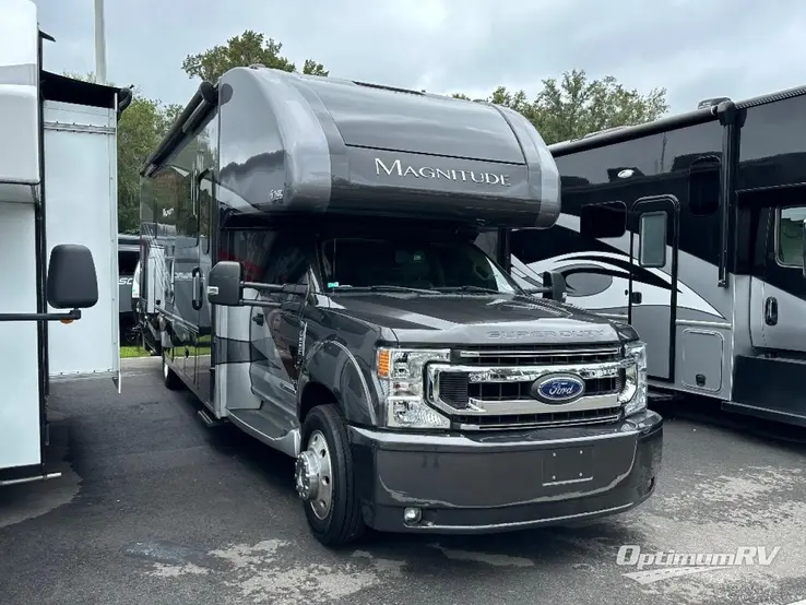 2020 Thor Magnitude SV34 RV Photo 1