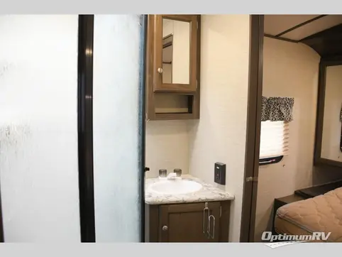 2017 Keystone Premier Ultra Lite 24RKPR RV Photo 4