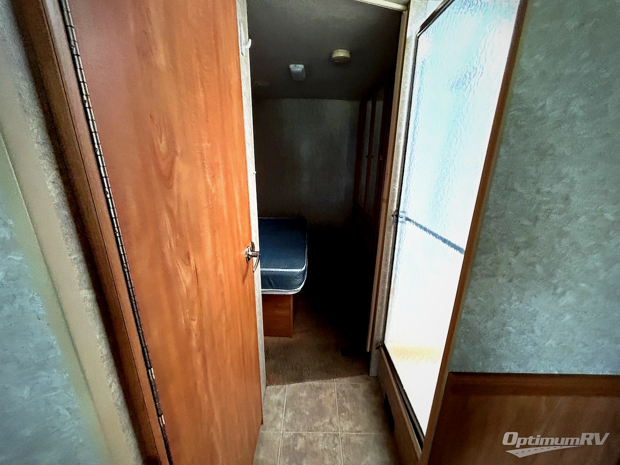 2009 Winnebago Vista 26P Photo 15