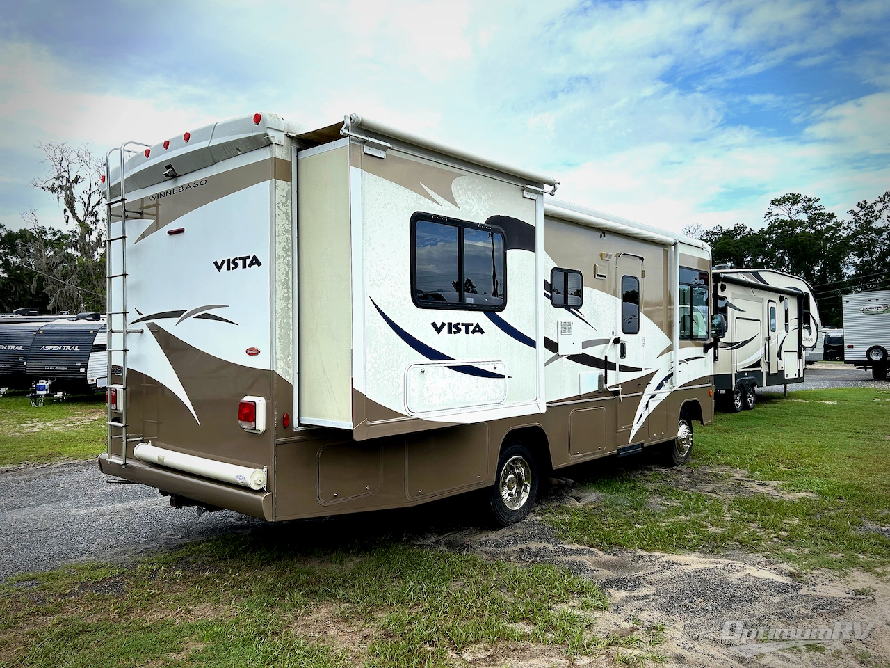 2009 Winnebago Vista 26P Photo 2