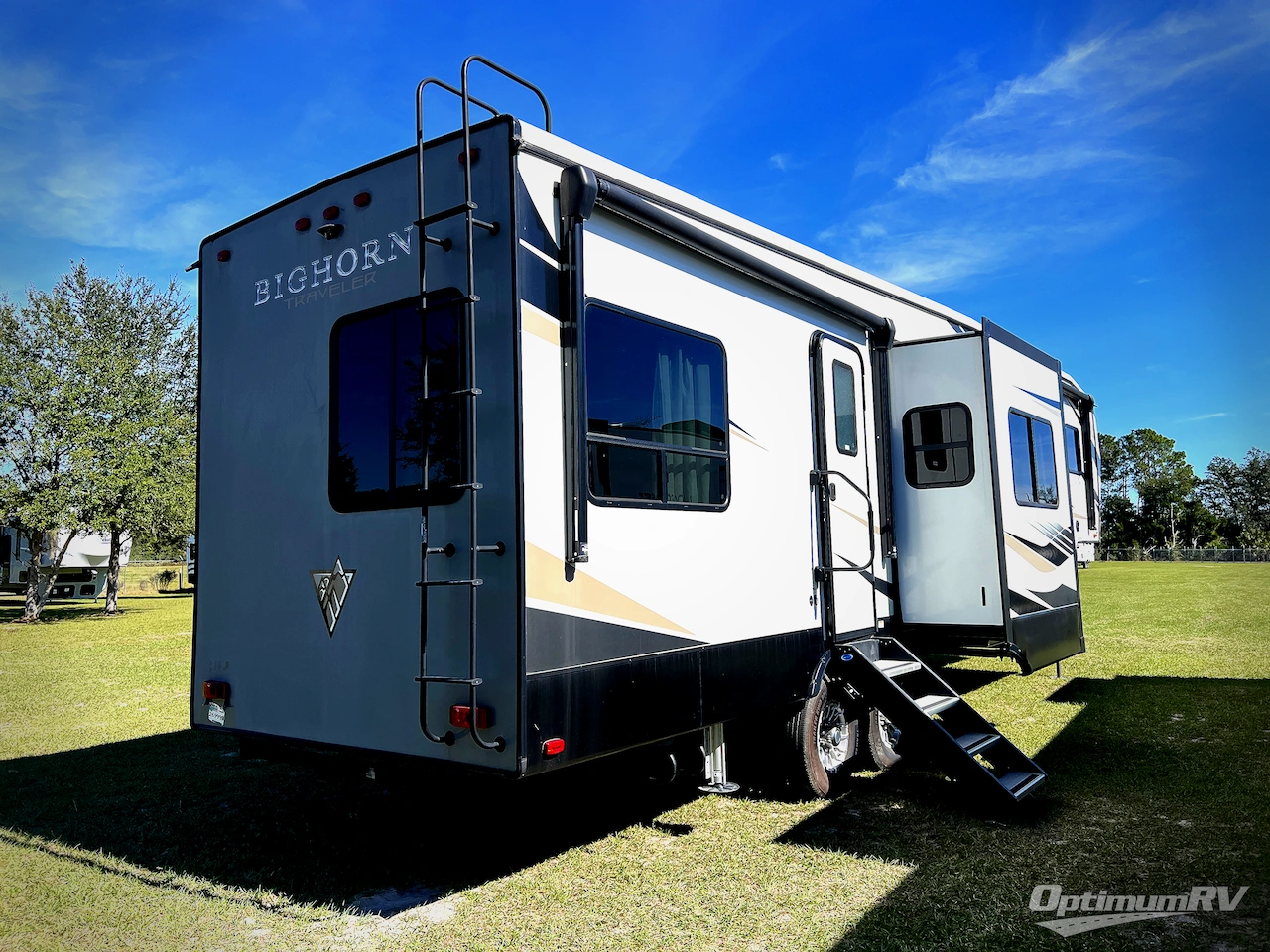 2021 Heartland Bighorn Traveler 33RKS Photo 3