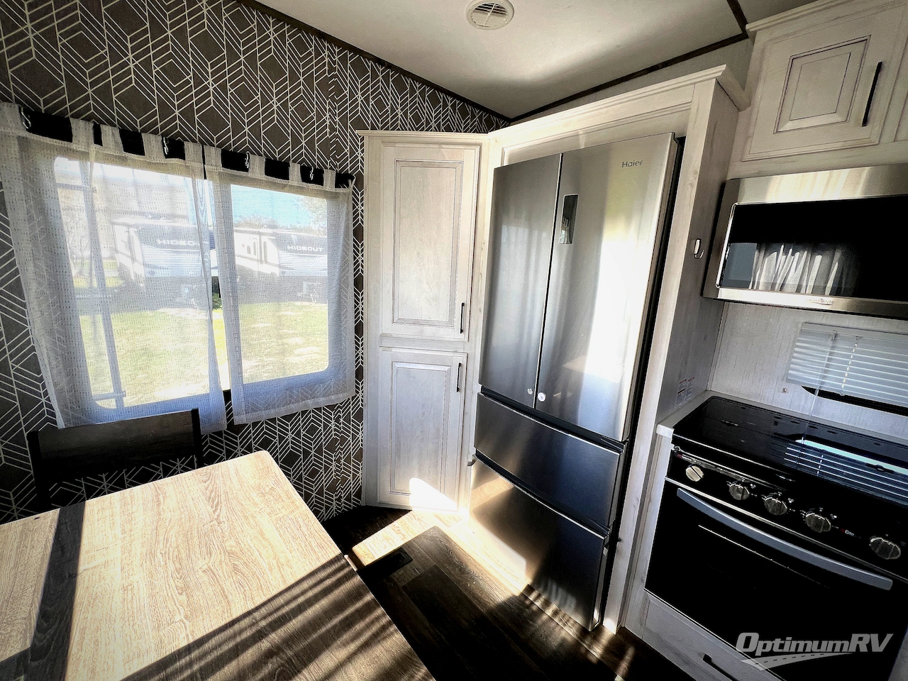 2021 Heartland Bighorn Traveler 33RKS Photo 13