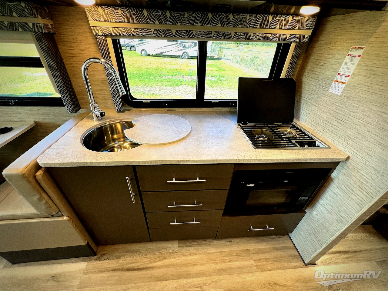 2023 Thor Axis 24.3 Photo 14