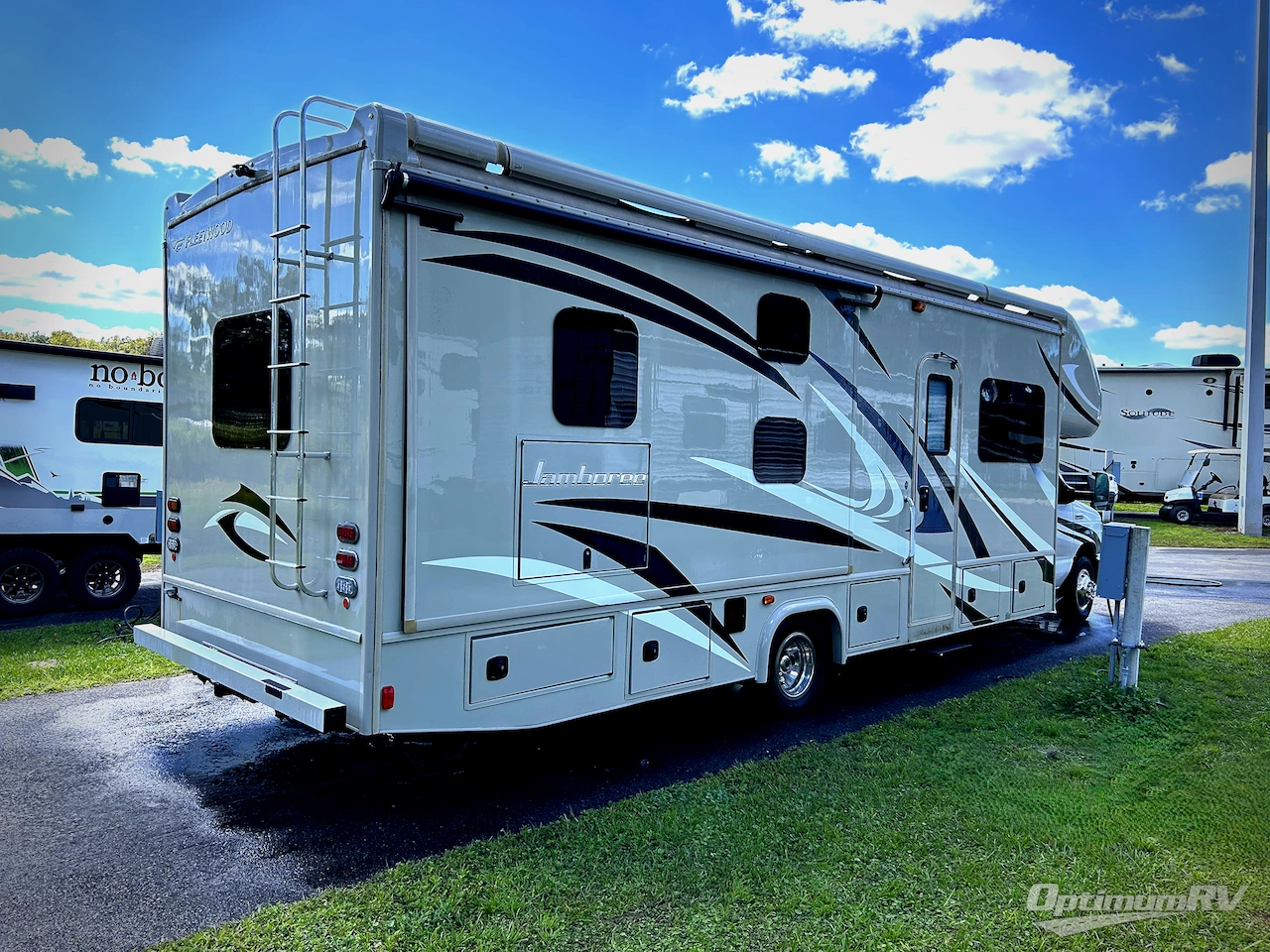 2018 Fleetwood Jamboree 30D Photo 2