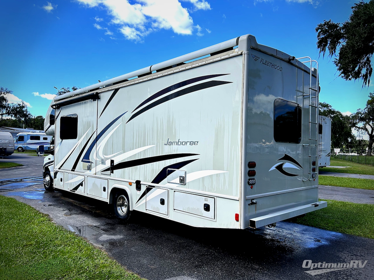 2018 Fleetwood Jamboree 30D Photo 3