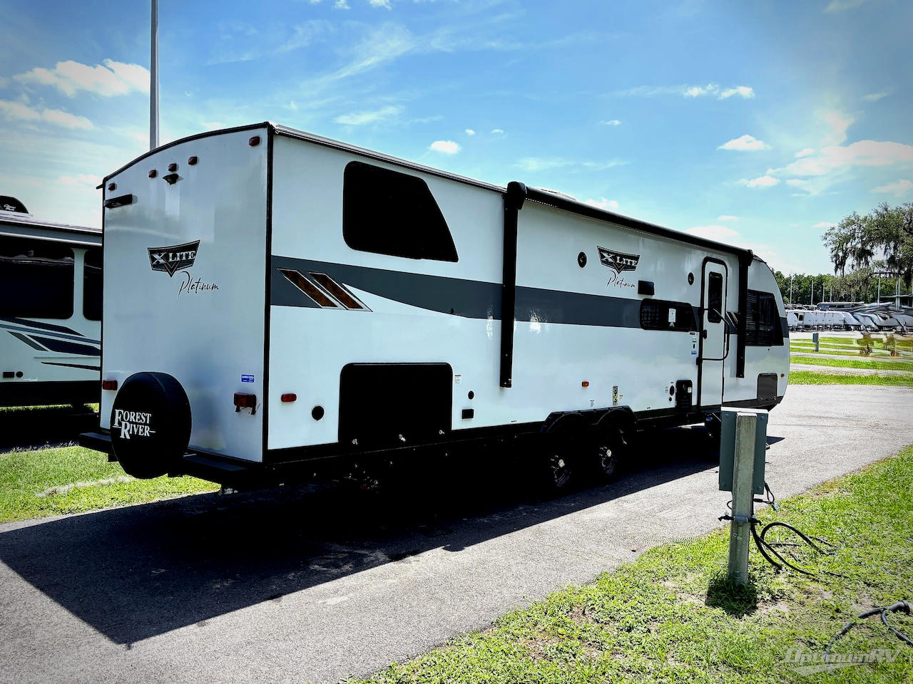 2024 Forest River Wildwood X-Lite 273QBXL Photo 2