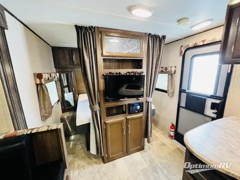 2017 Coachmen Apex Ultra-Lite 215RBK RV Photo 4
