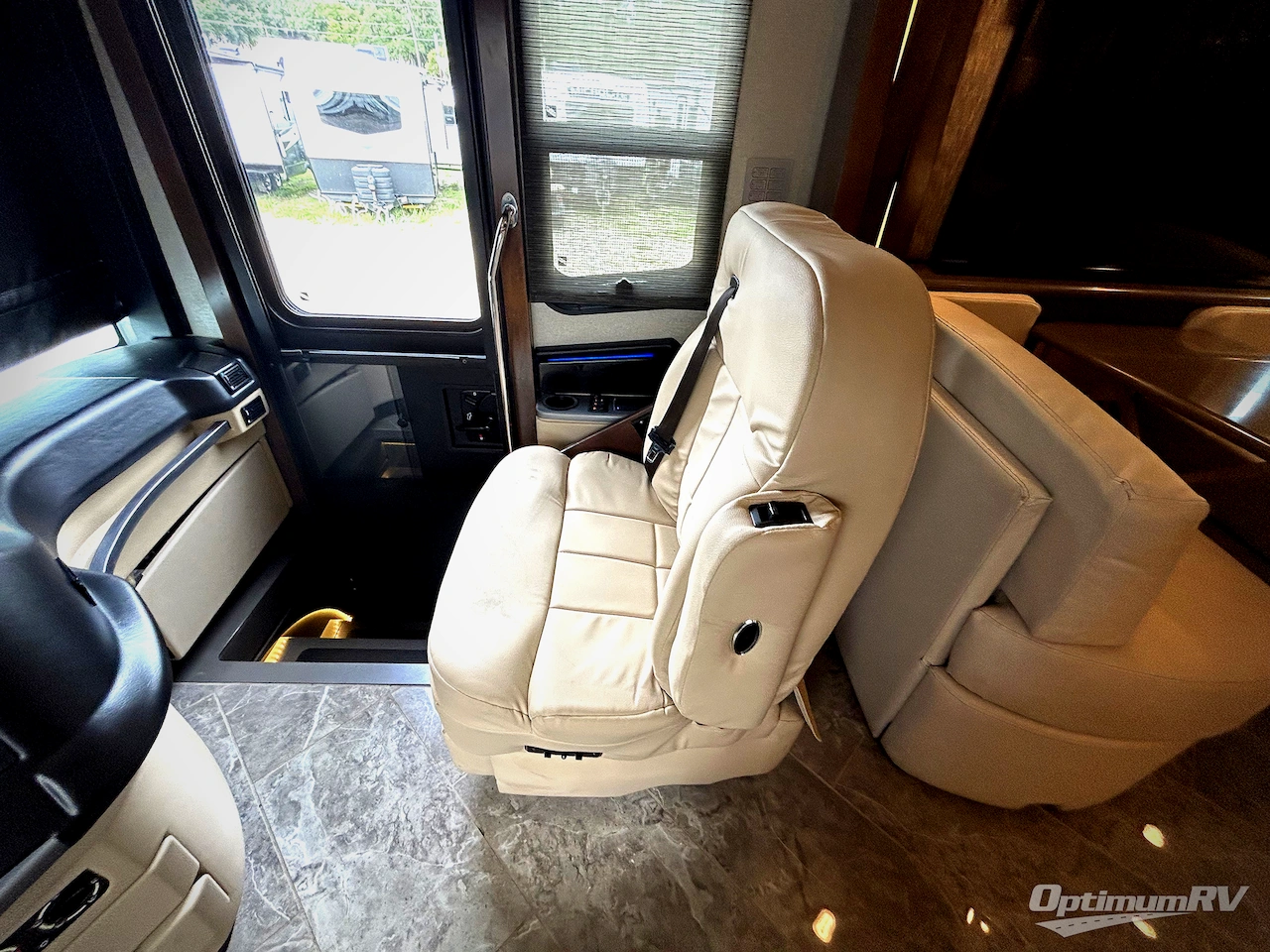 2018 Newmar New Aire 3343 Photo 9