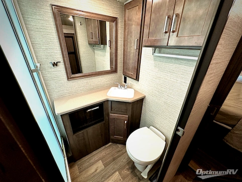 2019 Winnebago Sunstar 29VE RV Photo 3