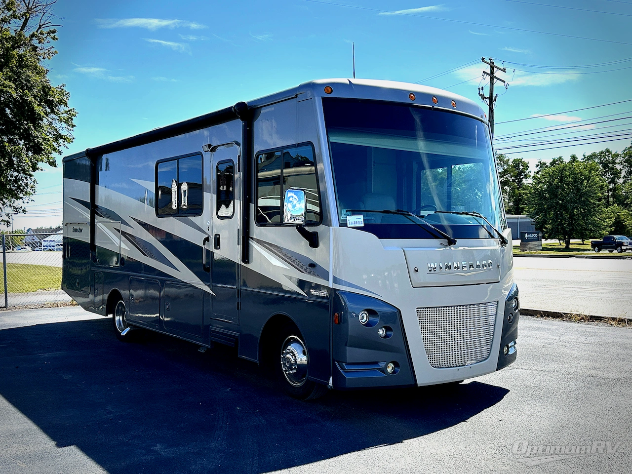 2019 Winnebago Sunstar 29VE Photo 1