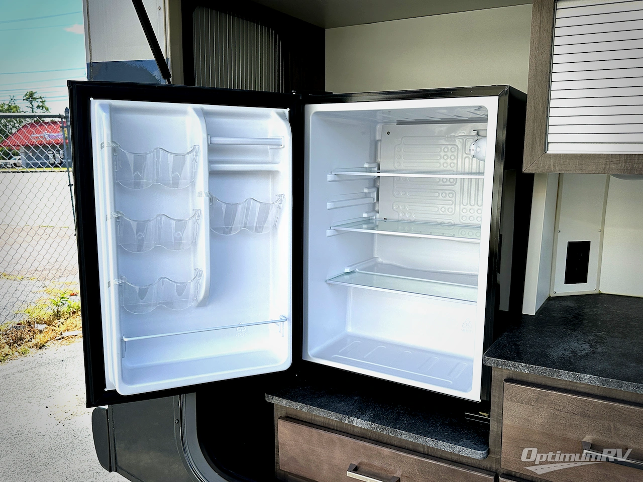 2019 Winnebago Sunstar 29VE Photo 24