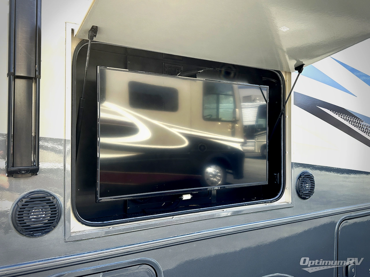 2019 Winnebago Sunstar 29VE Photo 26