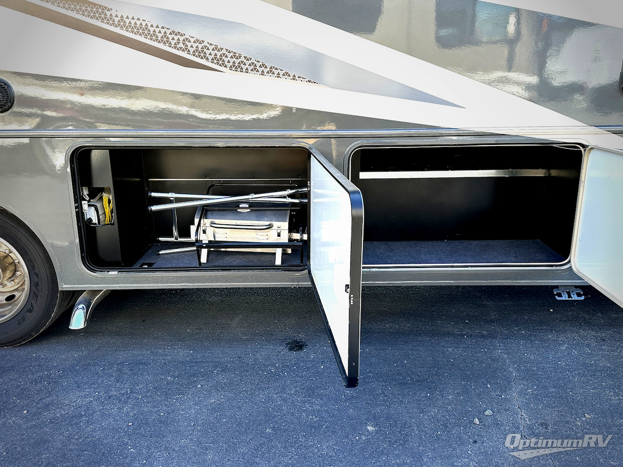 2019 Winnebago Sunstar 29VE Photo 27