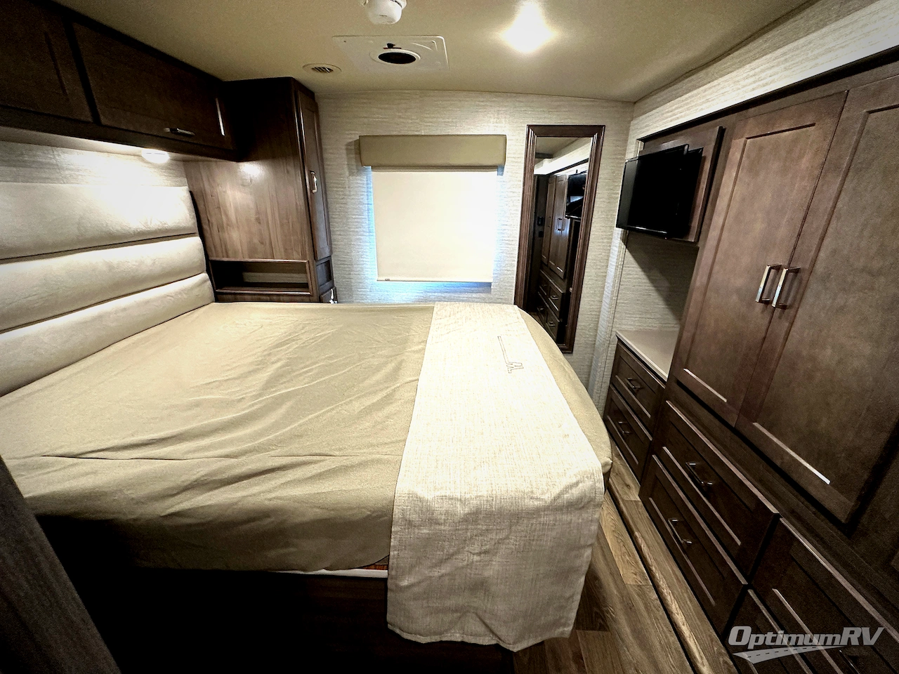 2019 Winnebago Sunstar 29VE Photo 20