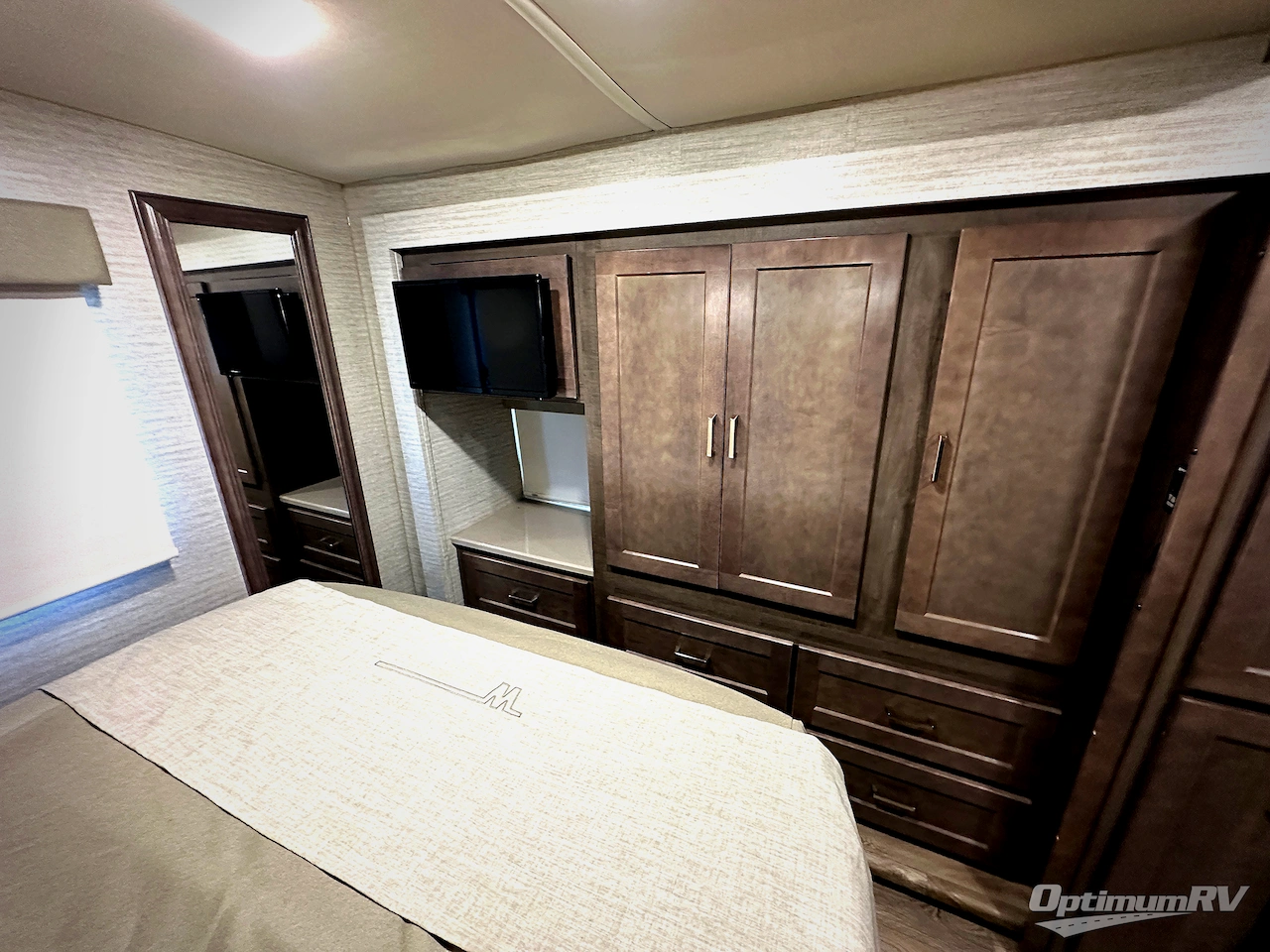 2019 Winnebago Sunstar 29VE Photo 22