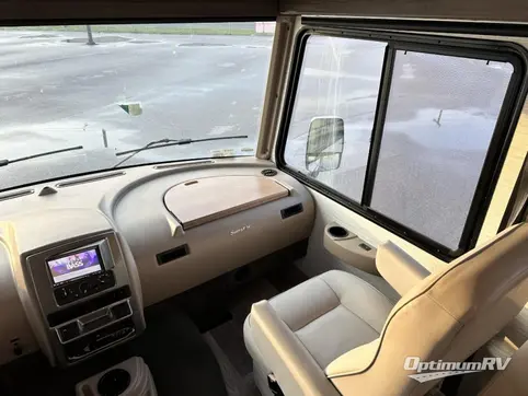 2022 Winnebago Sunstar 27P RV Photo 2