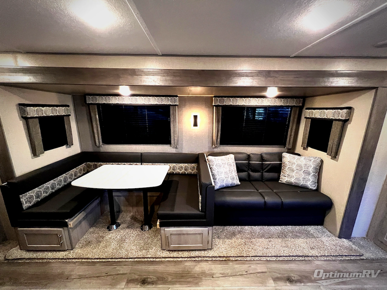 2022 Coachmen Catalina Legacy 323BHDSCK Photo 6