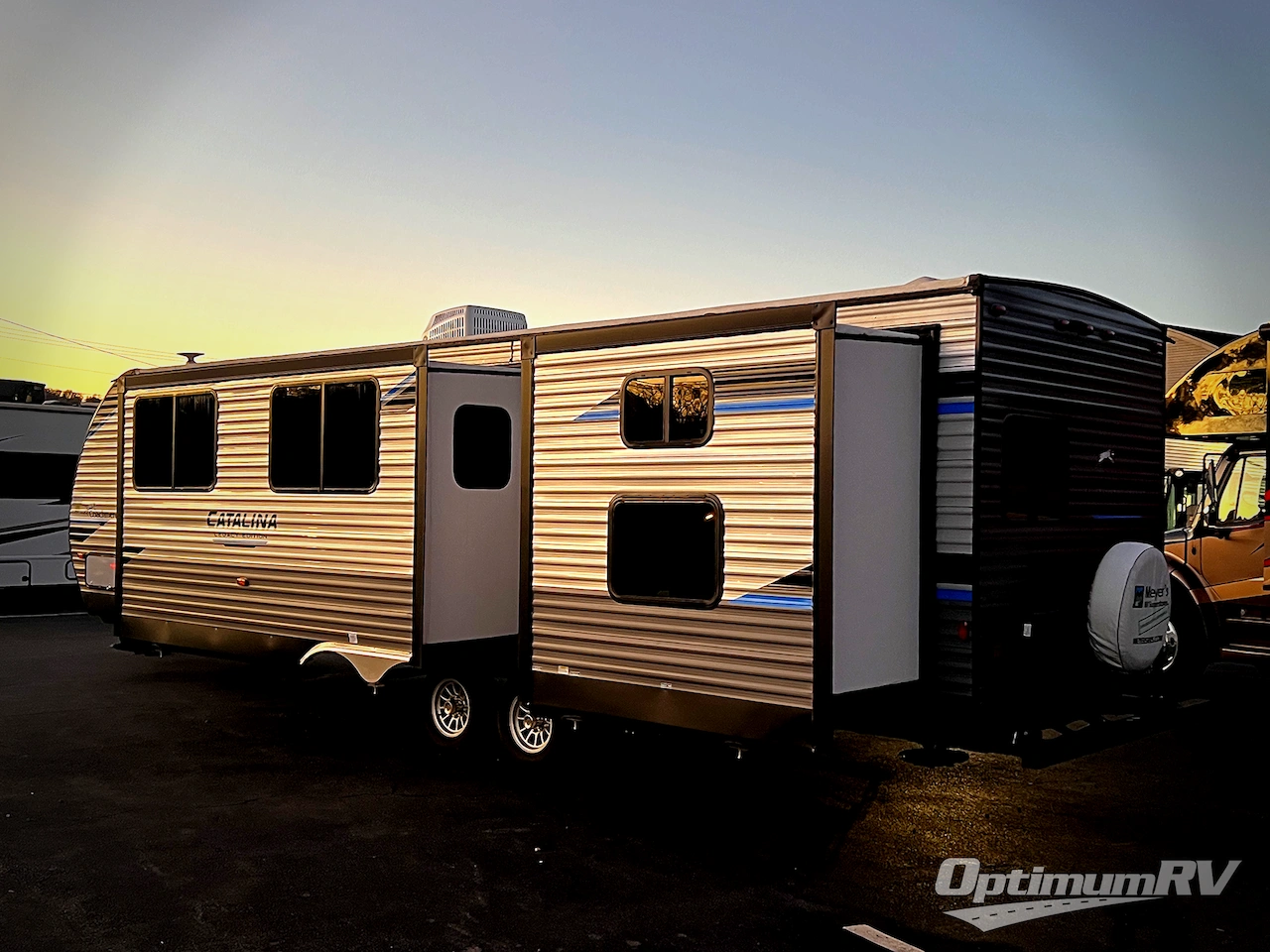 2022 Coachmen Catalina Legacy 323BHDSCK Photo 3