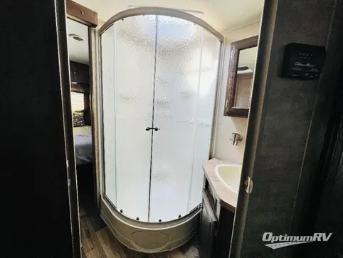 2017 Forest River Rockwood Ultra Lite 2604WS RV Photo 4