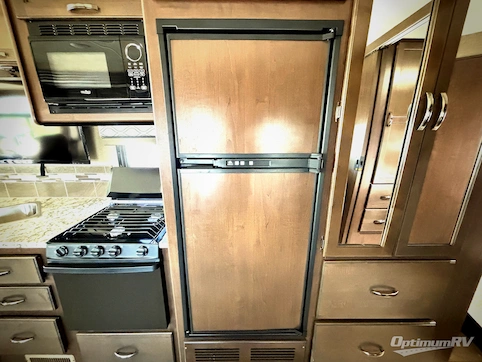2019 Thor Freedom Traveler A27 RV Photo 4