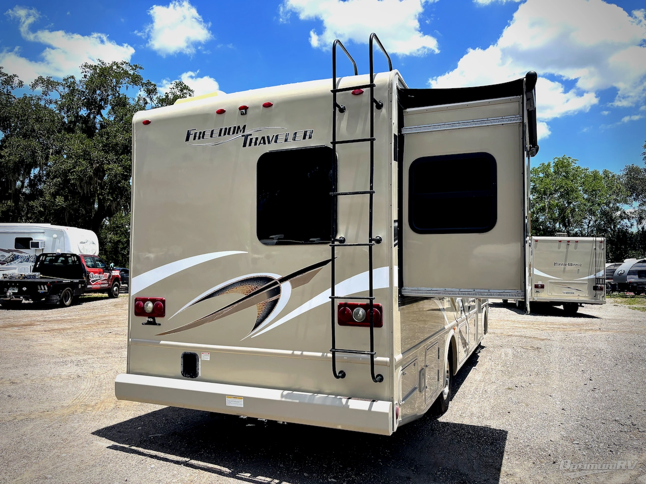 2019 Thor Freedom Traveler A27 Photo 2