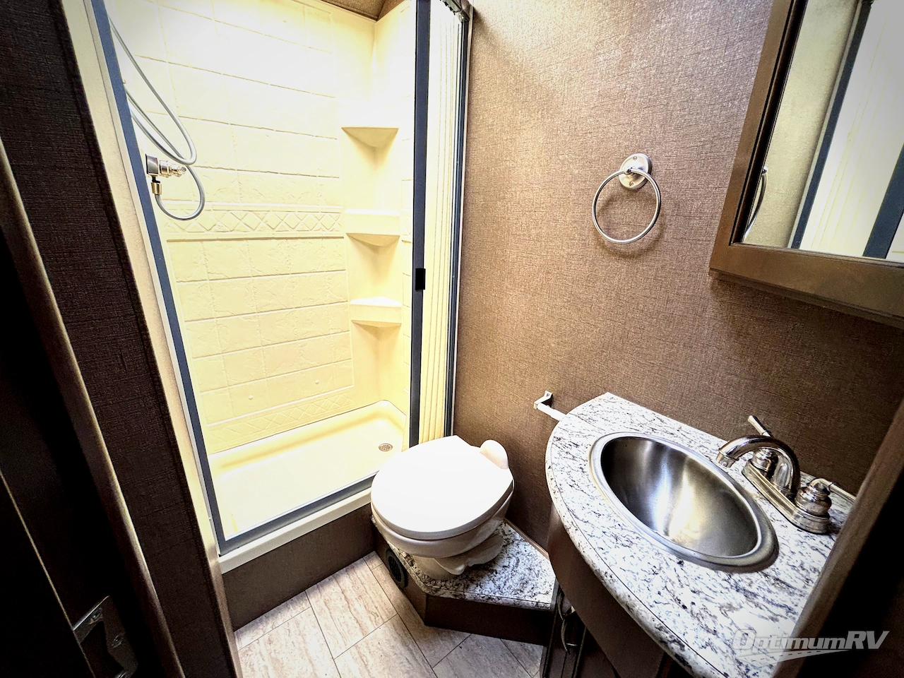 2019 Thor Freedom Traveler A27 Photo 12