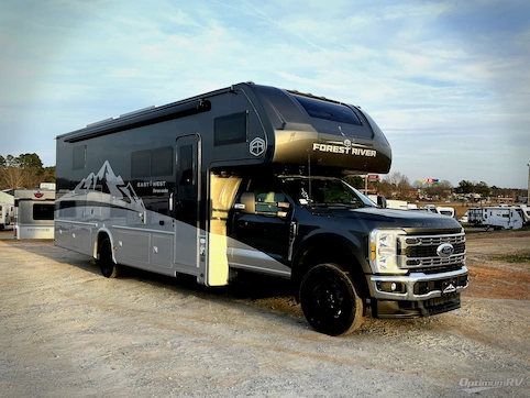 New 2025 East To West Bravado 33DS Featured Photo