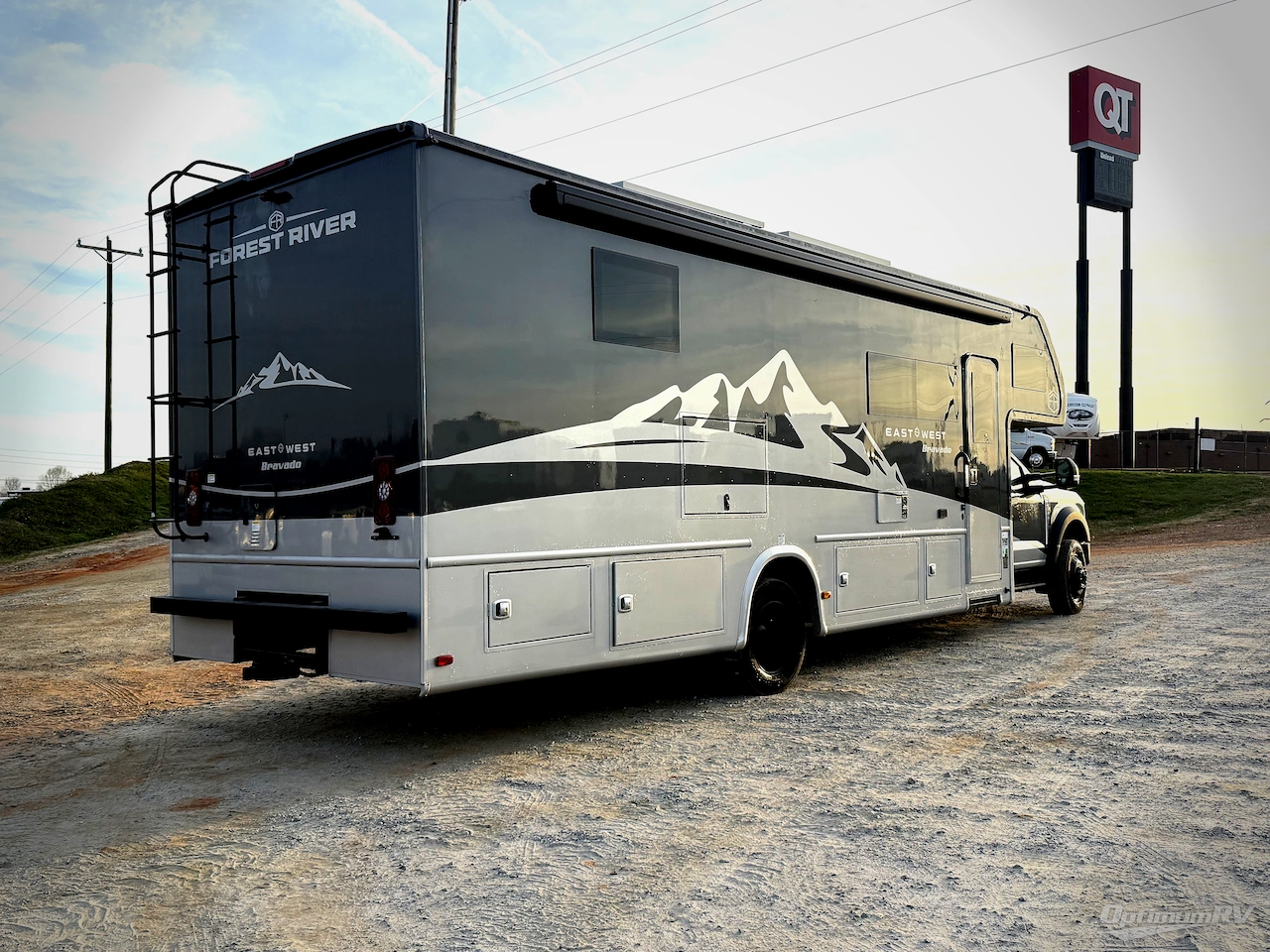 2025 East To West Bravado 33DS Photo 2