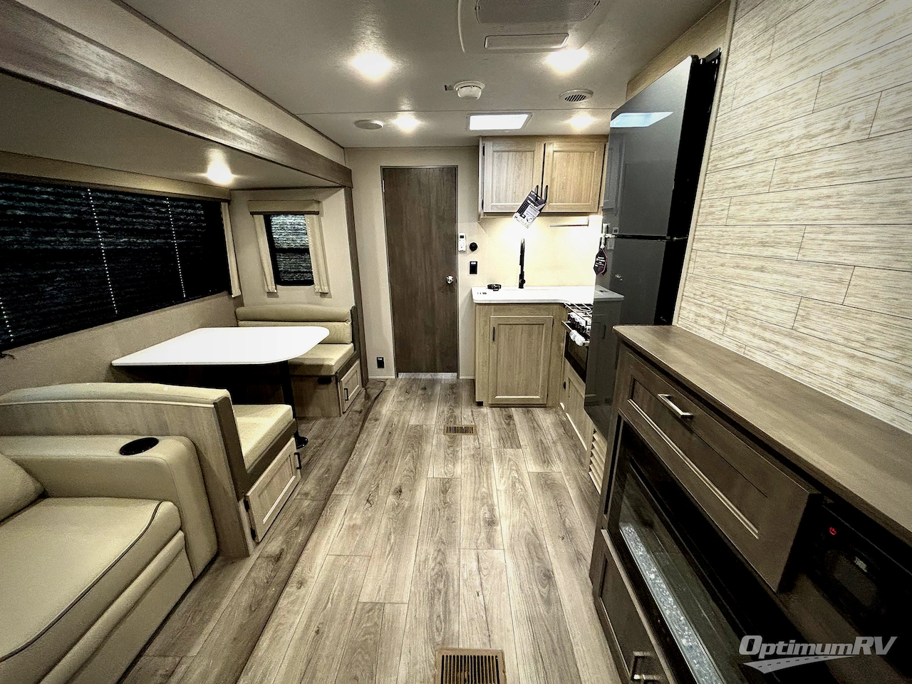 2026 Coachmen Catalina Legacy Edition 333DORM Photo 5