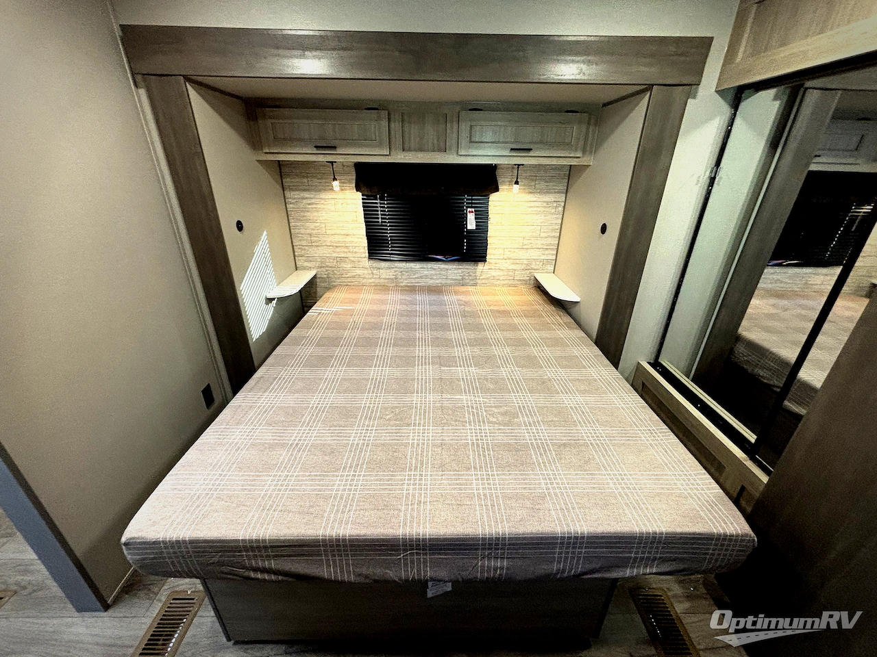 2026 Coachmen Catalina Legacy Edition 333DORM Photo 8