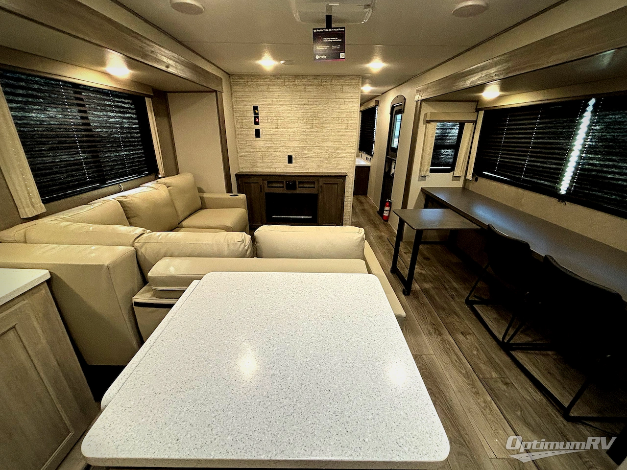 2026 Coachmen Catalina Legacy Edition 323MAZE Photo 5