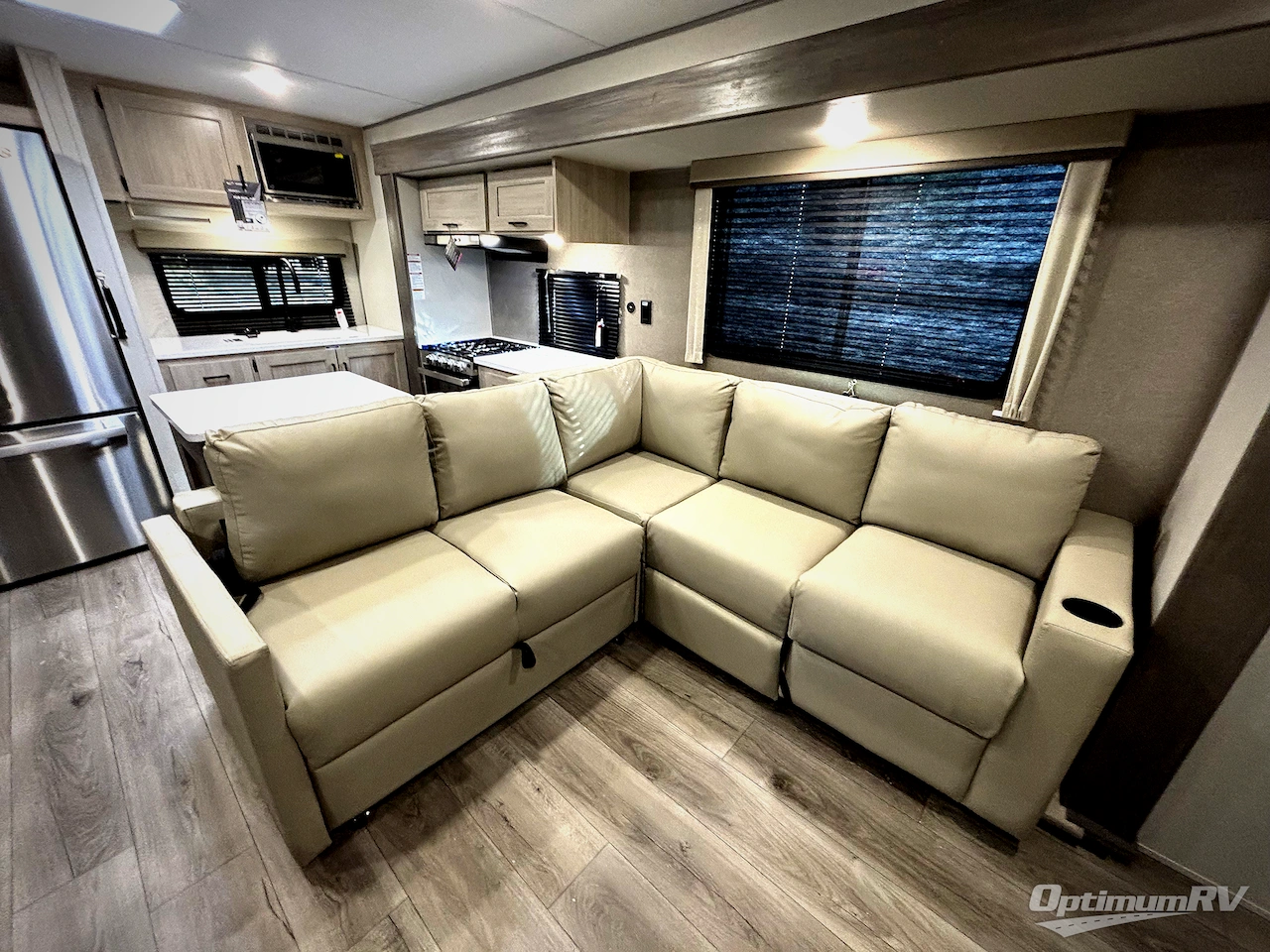 2026 Coachmen Catalina Legacy Edition 323MAZE Photo 15